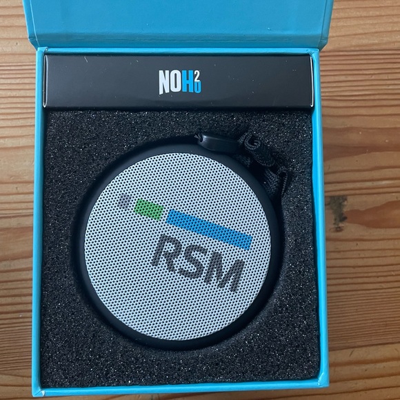 New in Box waterproof wireless speaker - Picture 2 of 6